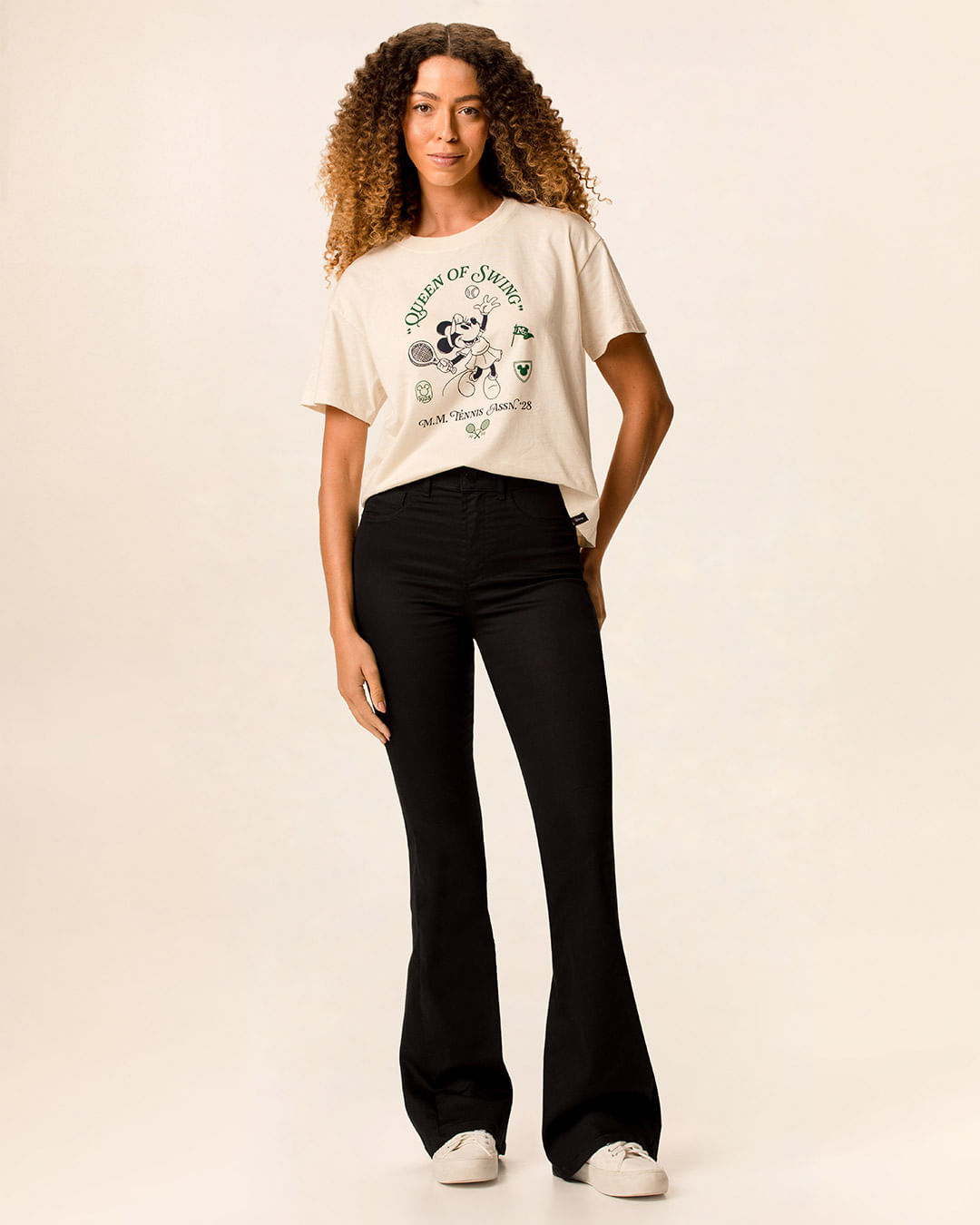 Calça Flare Feminina Bolso Funcional Em Sarja Com Elastano