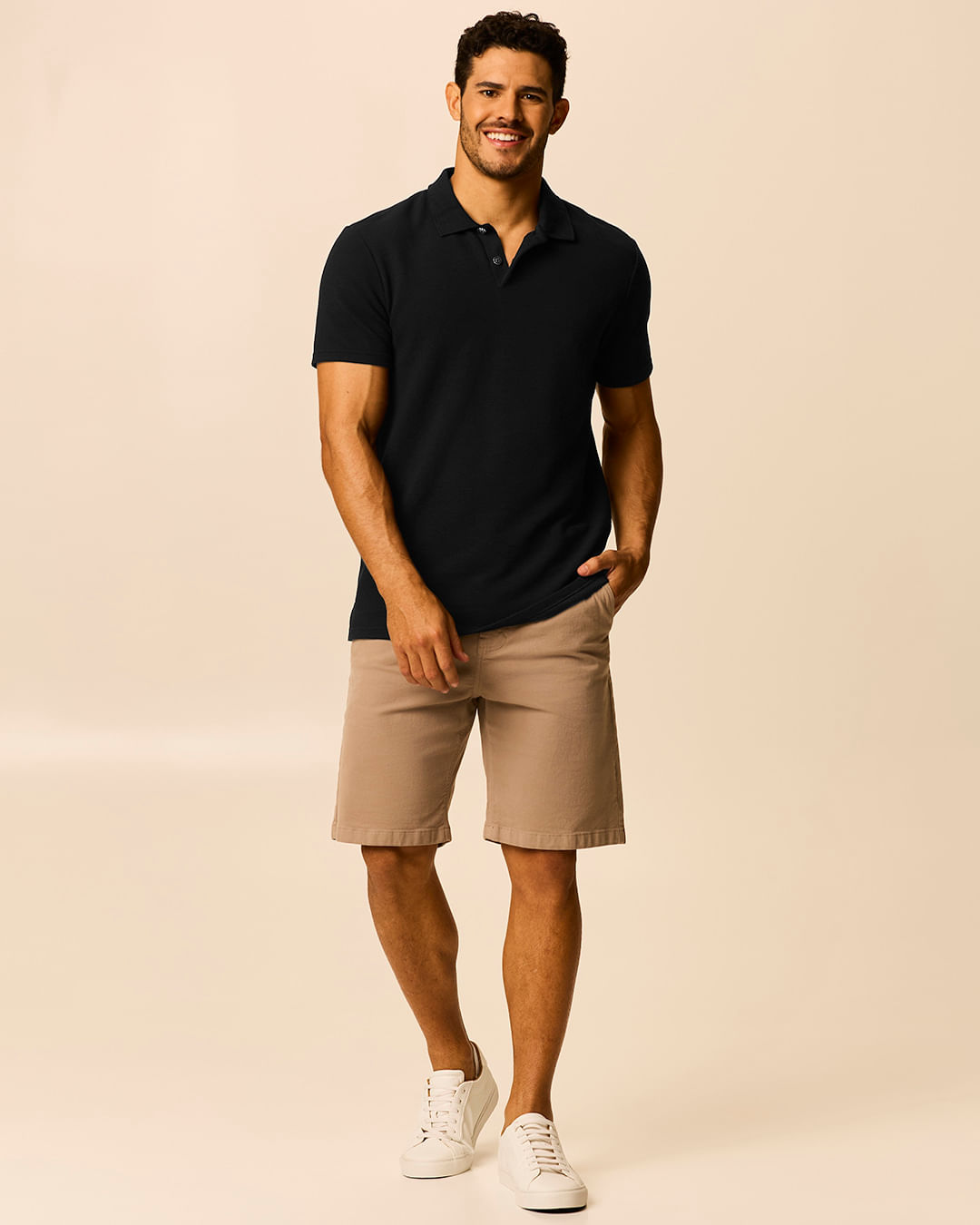 Camisa Polo Masculina Slim Peitilho E Abertura Lateral Em Malha Texturizada