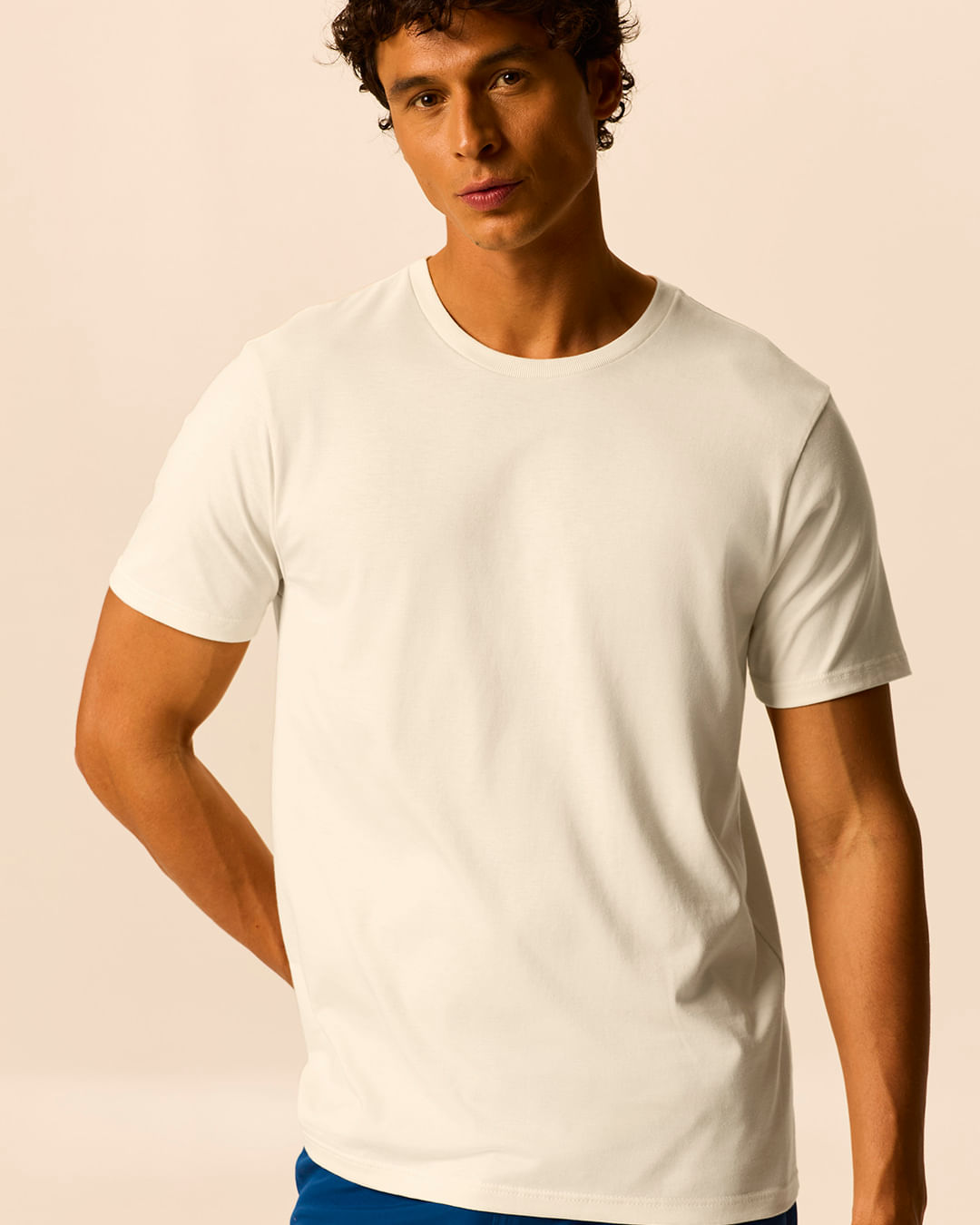 Camiseta Masculina Regular Manga Curta Em Malha Do Abraço - Off White - M