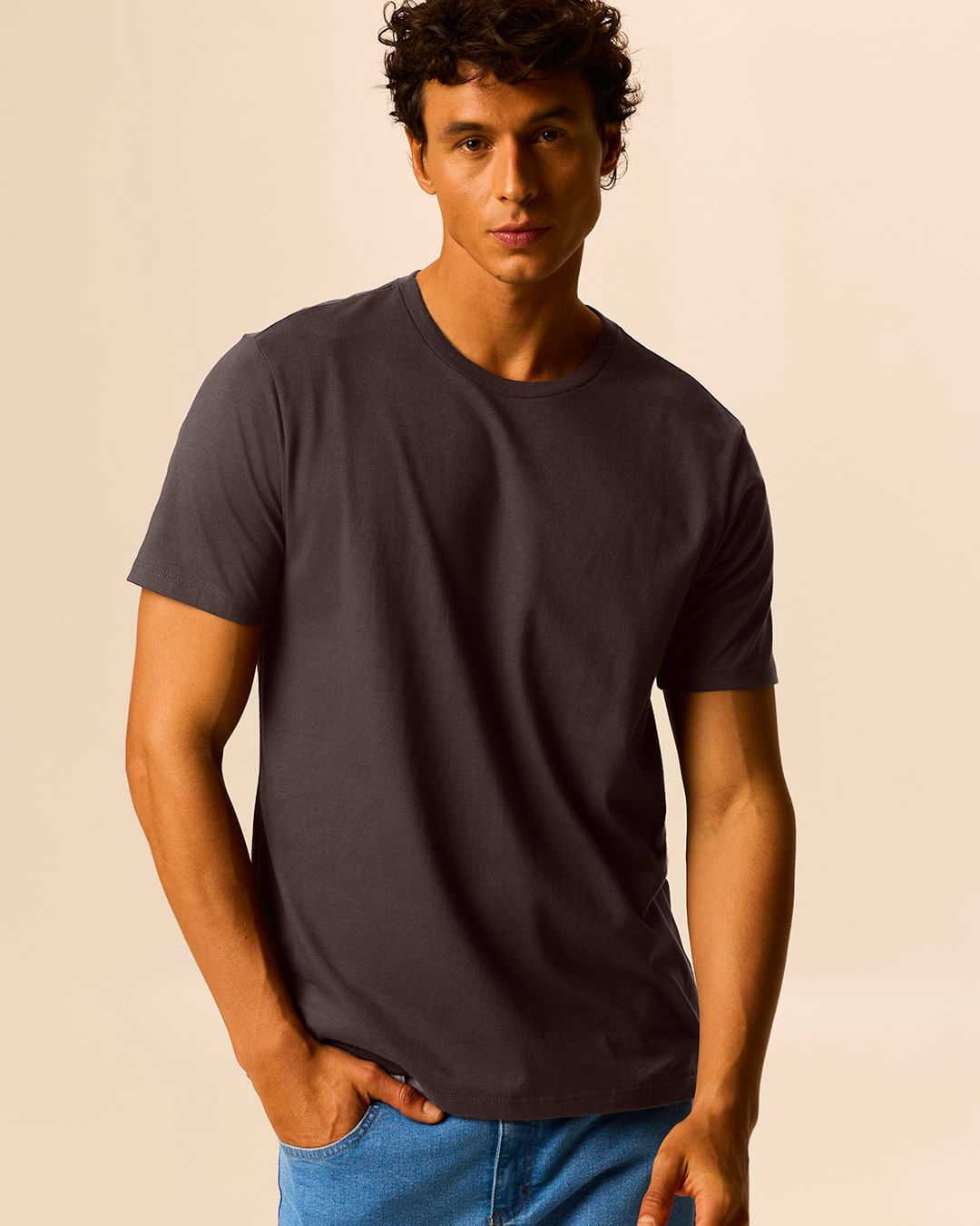 Camiseta Masculina Regular Manga Curta Em Malha Do Abraço - Marrom - P