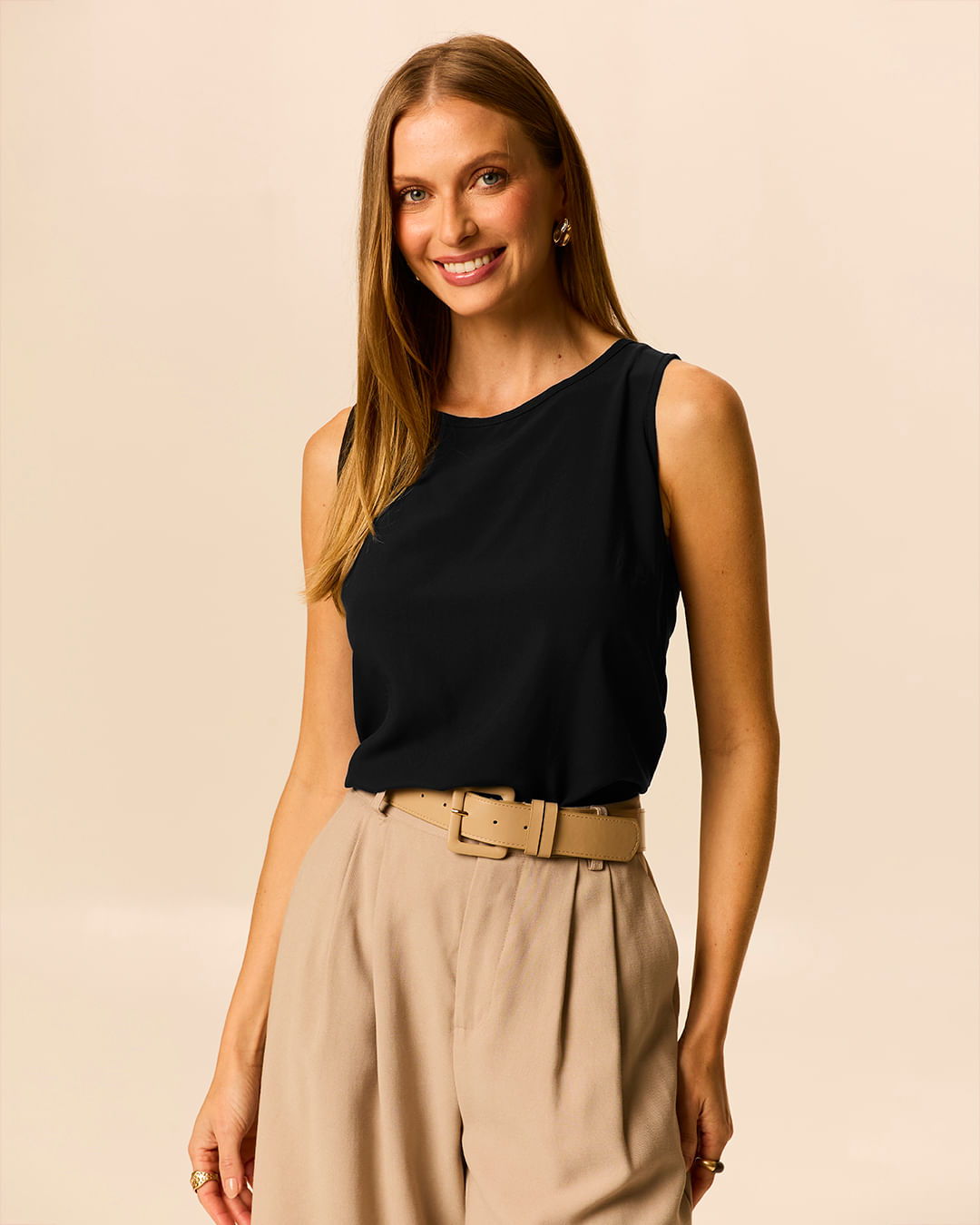 Regata Feminina Regular Decote Redondo Em Viscose