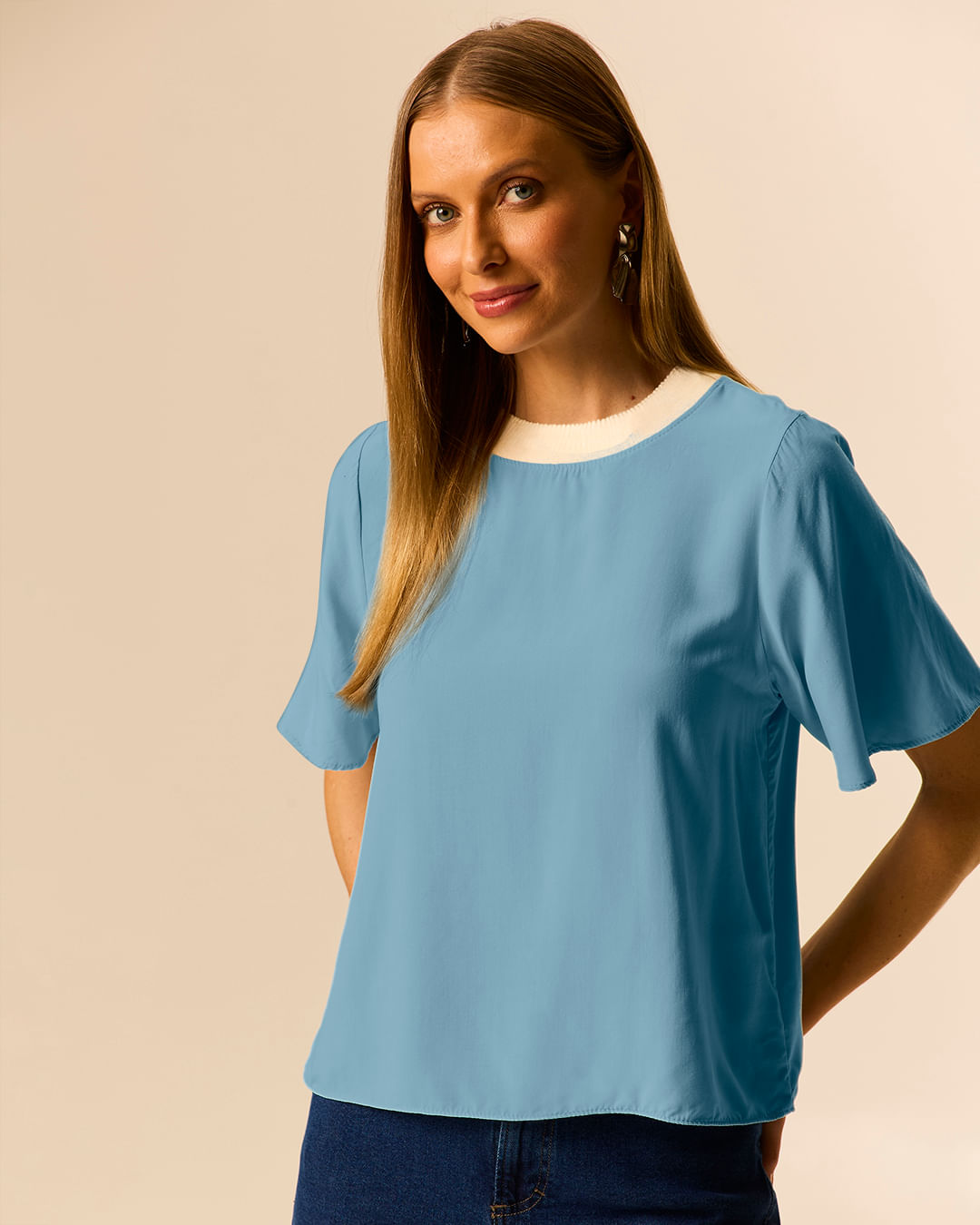 Blusa Feminina Oversized Gola Redonda Retilínea Em Viscose - Azul - P