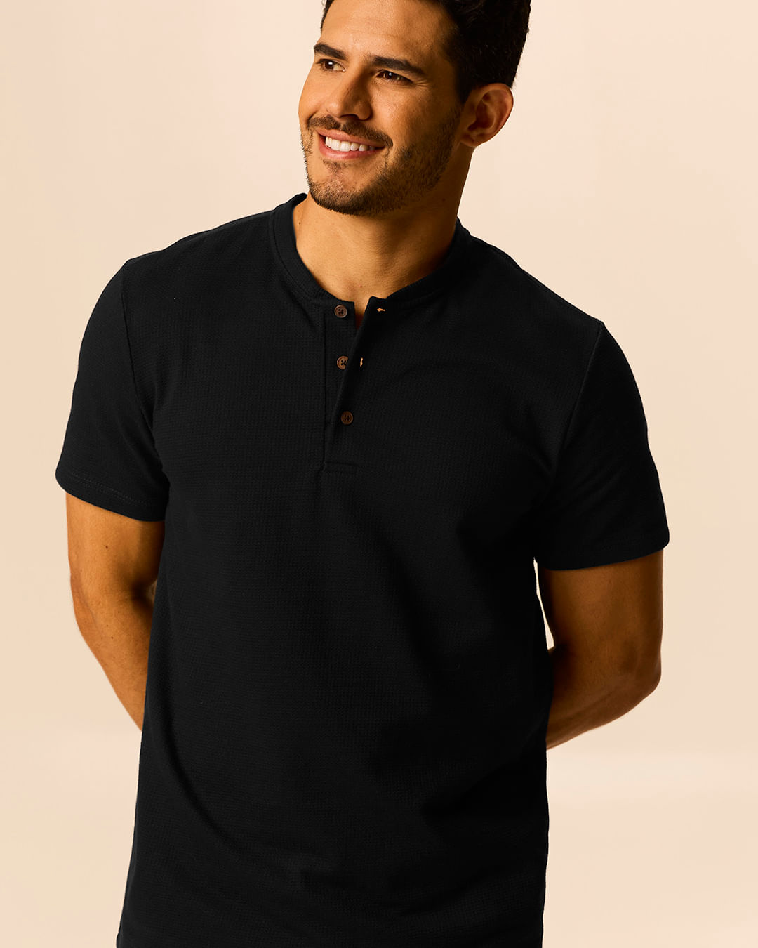 Camiseta Masculina Slim Gola Padre Em Malha Texturizada