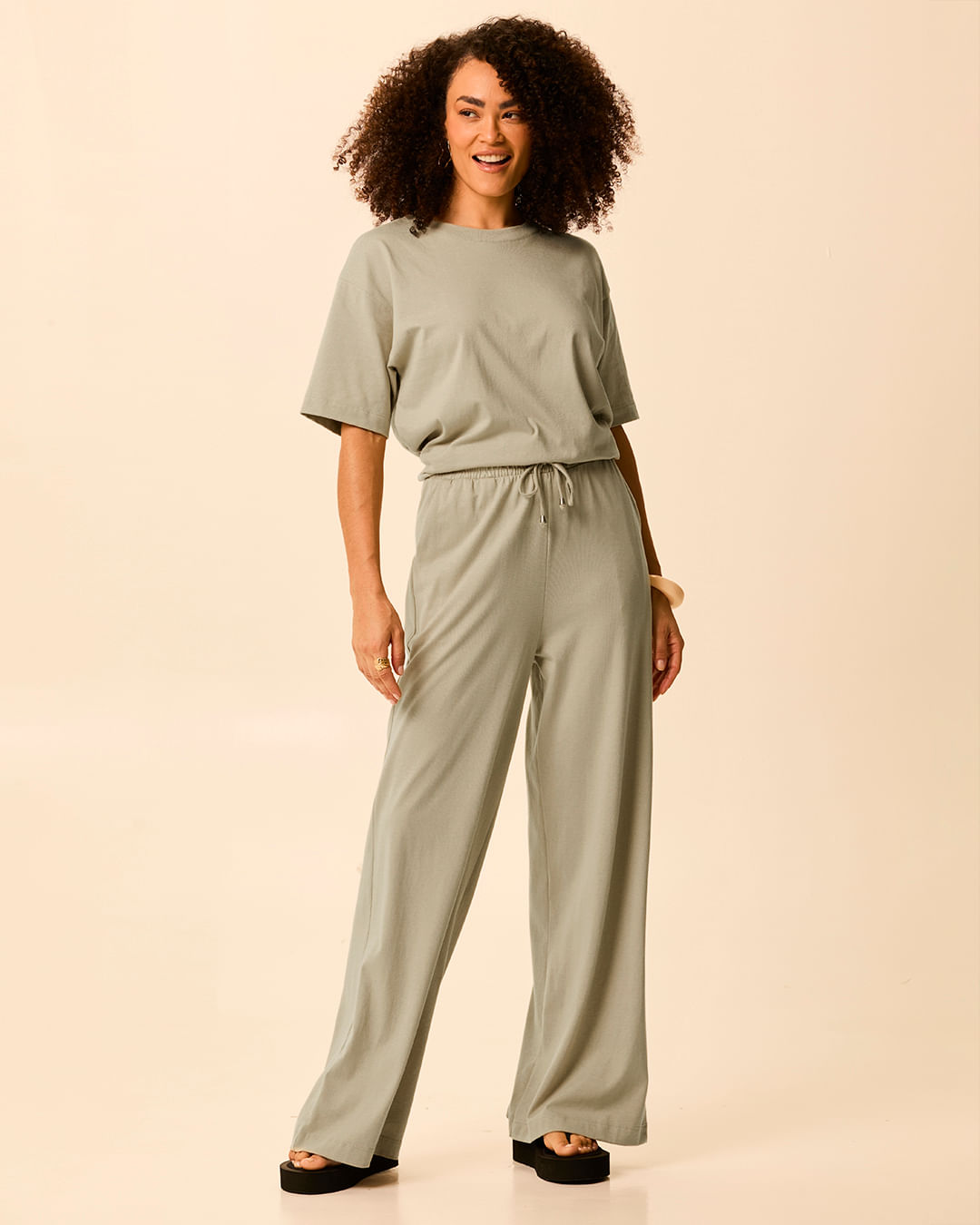 Calça Wide Leg Feminina Cadarço Frontal Bolso Faca Em Malha Do Abraço