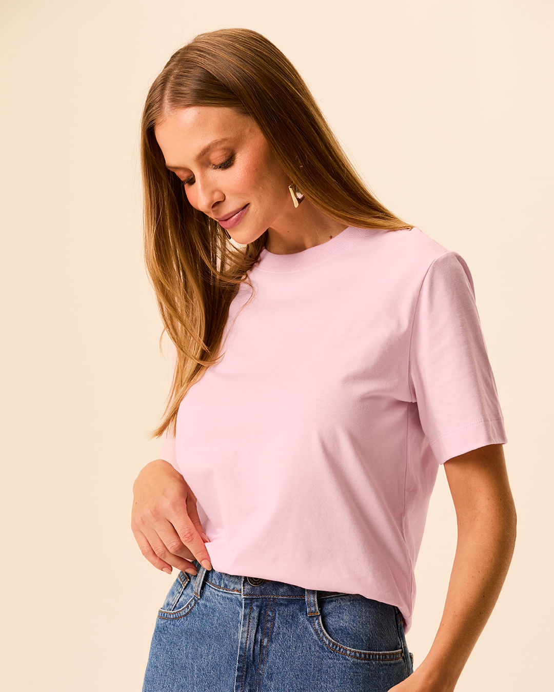 Camiseta Básica Feminina Regular Manga Curta Em Algodão