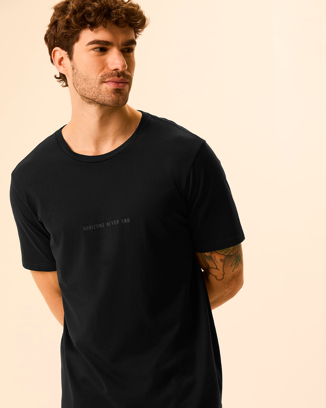 Camiseta Masculina Regular Estampa HD Horizons Never End Em Malha Do Abraço