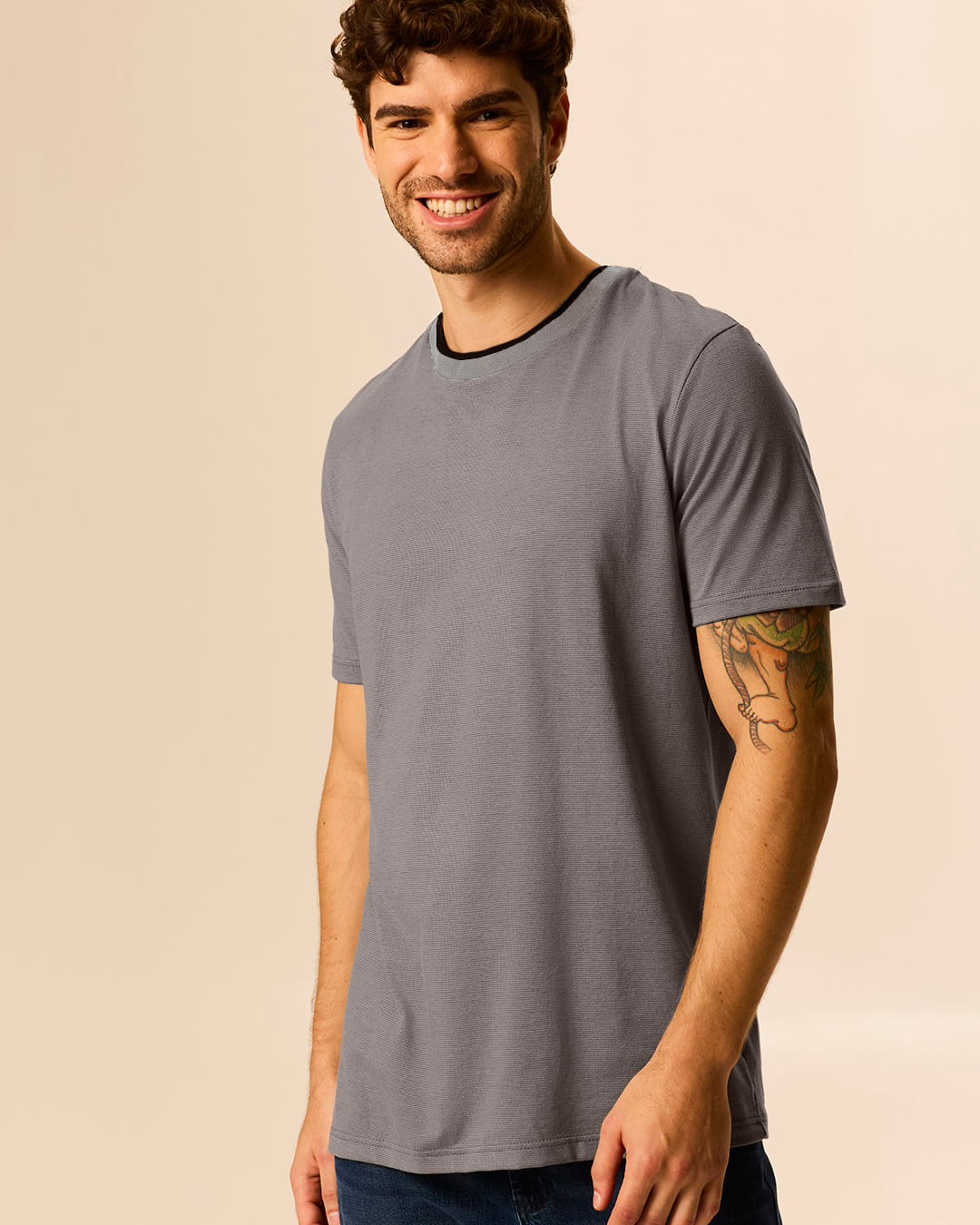 Camiseta Masculina Slim Gola Contraste Em Malha Texturizada - Cinza - XGG