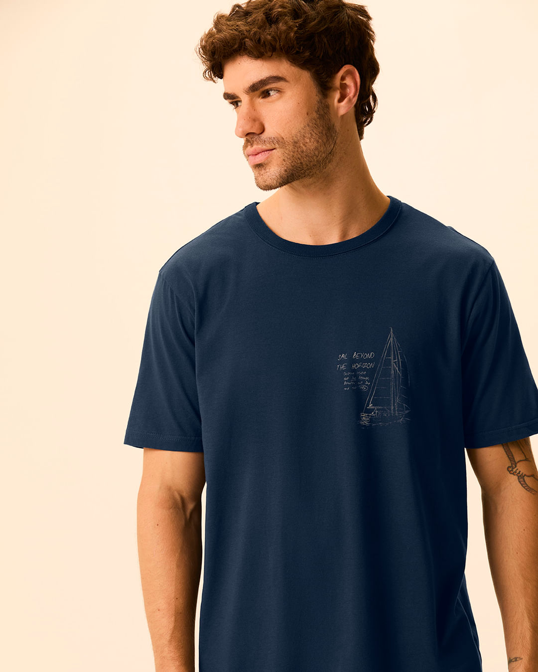 Camiseta Masculina Reta Estampa Veleiro Peitoral Em Algodão - Azul - M