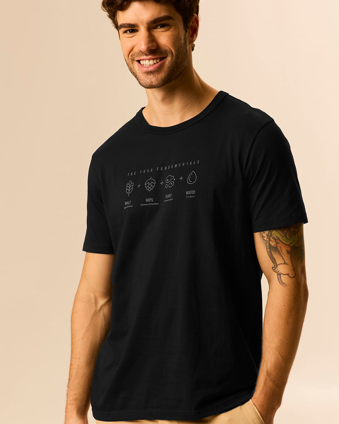 Camiseta Masculina Regular Manga Curta Estampa Localizada Em Algodão