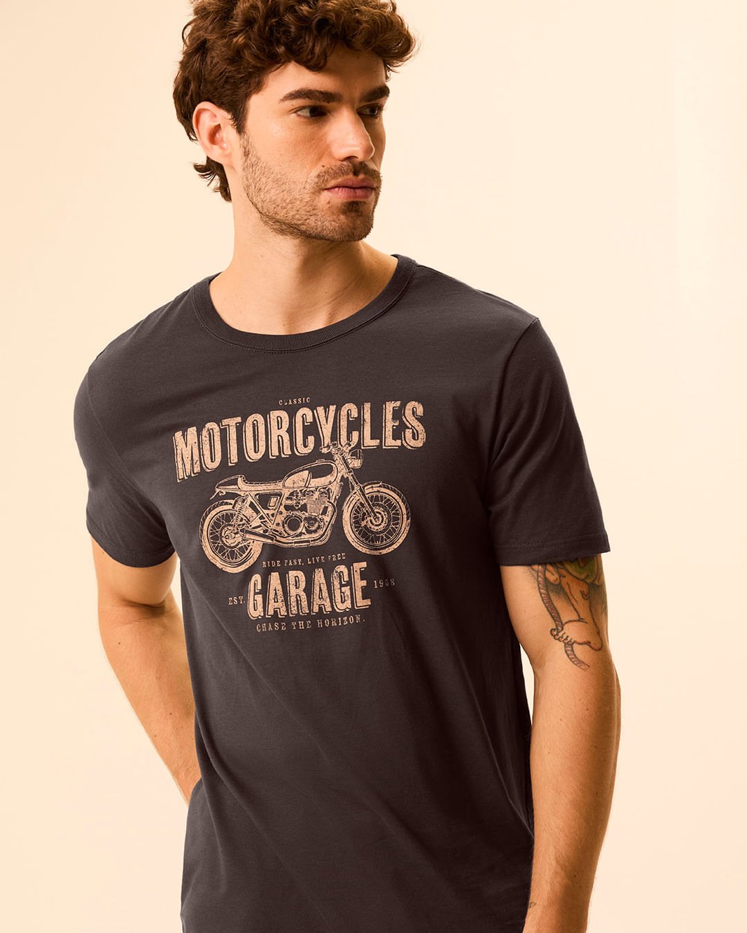 Camiseta Masculina Regular Motorcycles Garage Em Algodão - Marrom - XGG
