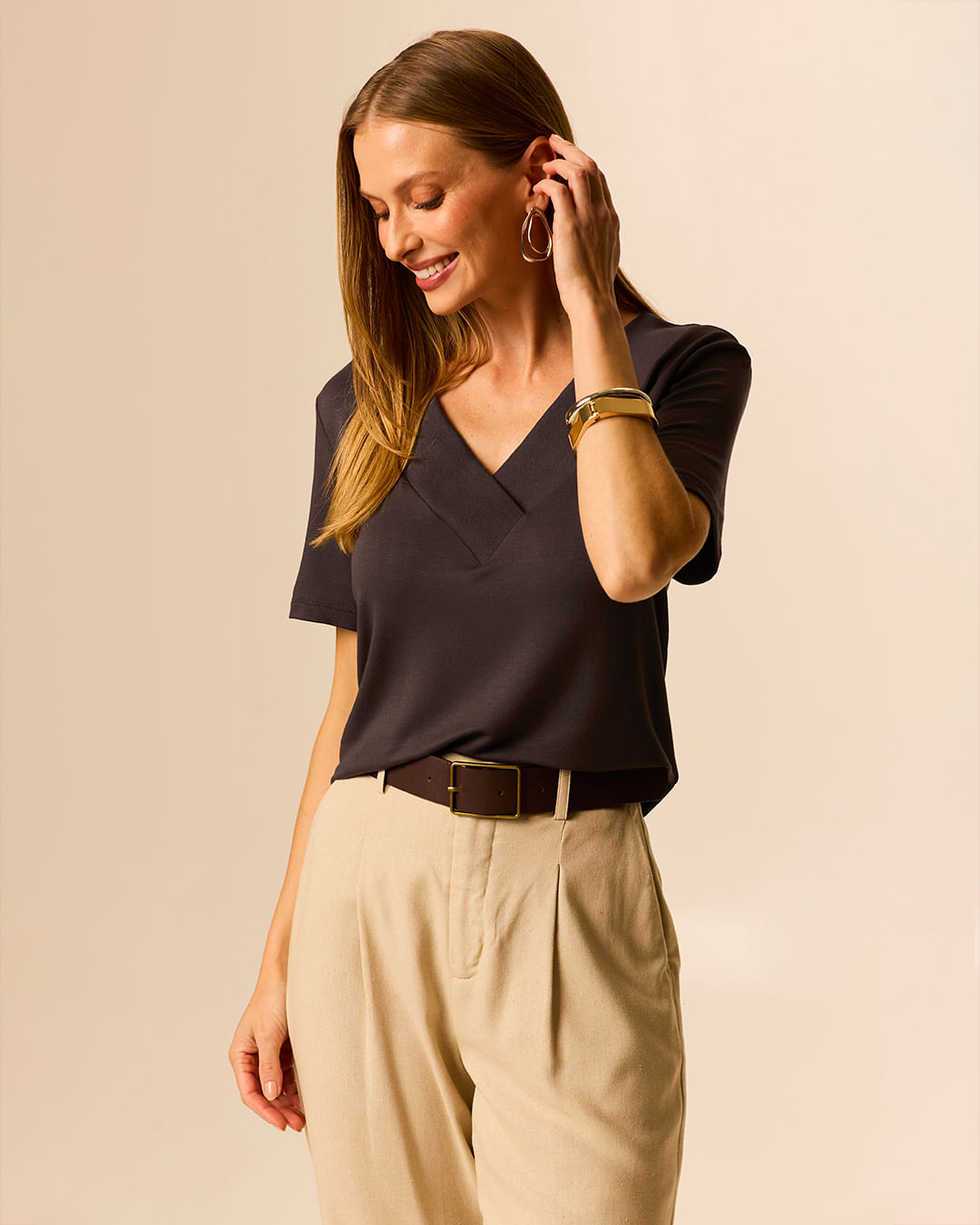Blusa Feminina Slim Decote V Em Moletinho De Viscose