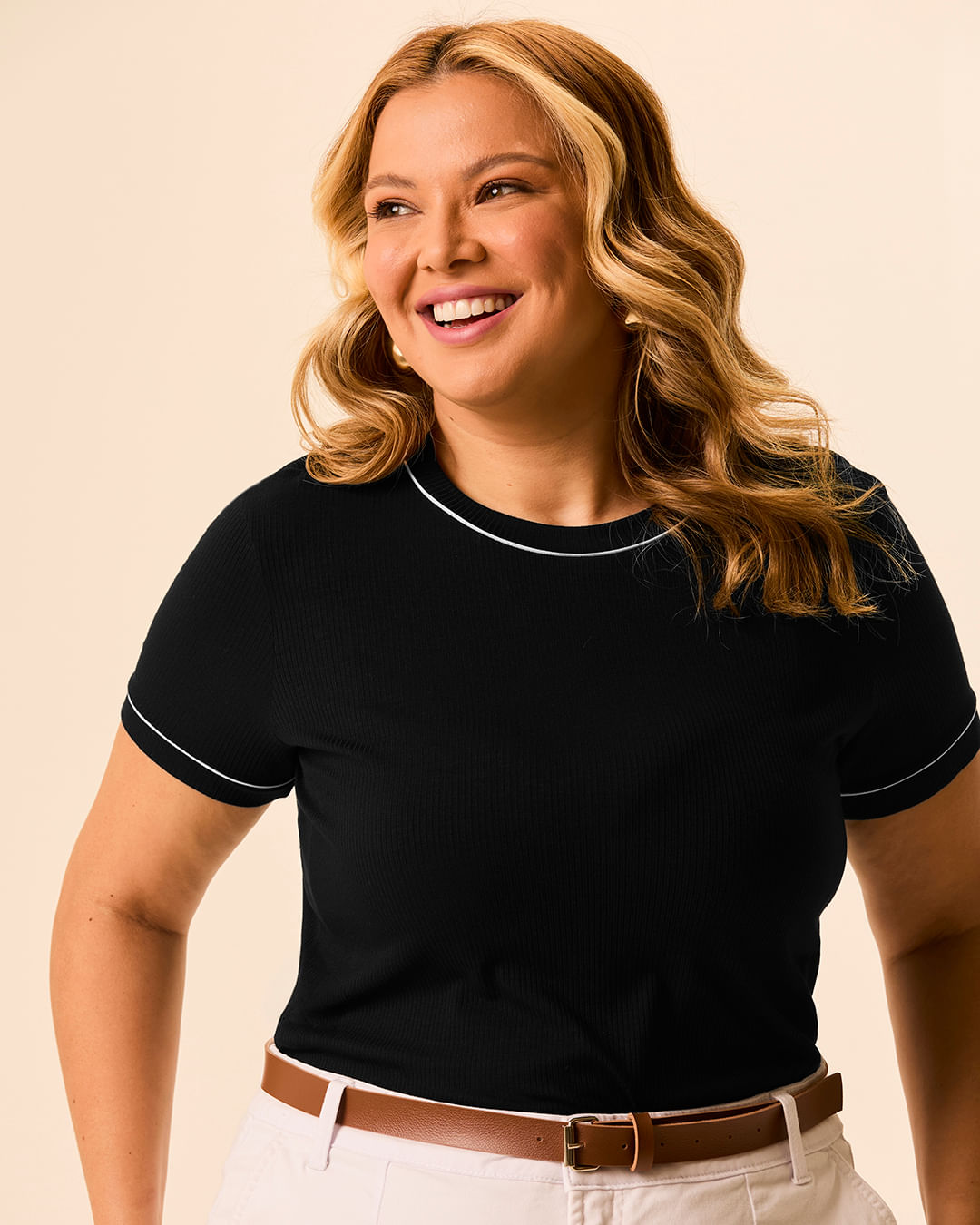 Blusa Básica Feminina Plus Size Slim Detalhe Costura Em Viscose Canelada - Preto - G4