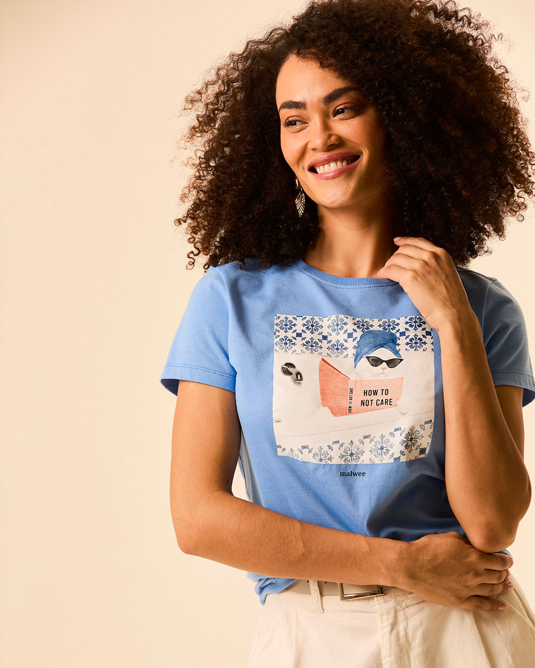 Camiseta Feminina Slim Estampa Frontal Colecionável 100% Algodão - Azul - GG