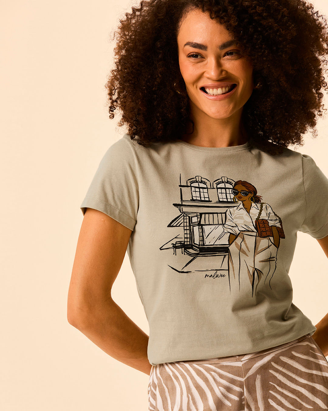 Camiseta Feminina Slim Estampas Variadas Em Malha 100% Algodão - Bege - M