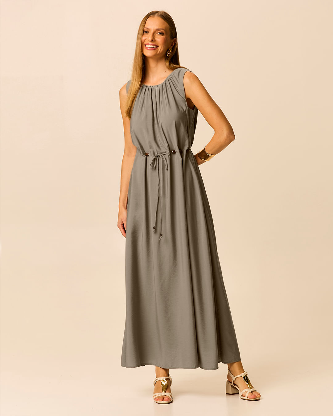 Vestido Longo Feminino Amplo Detalhe Cinto Com Miçangas Em Viscose