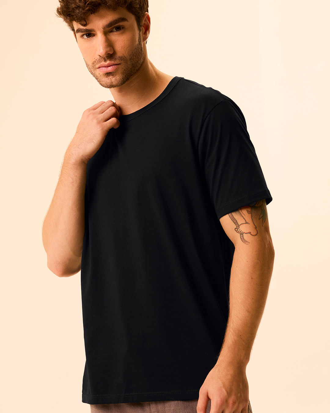Camiseta Essencial Masculina Etiqueta Estampada Em Algodão