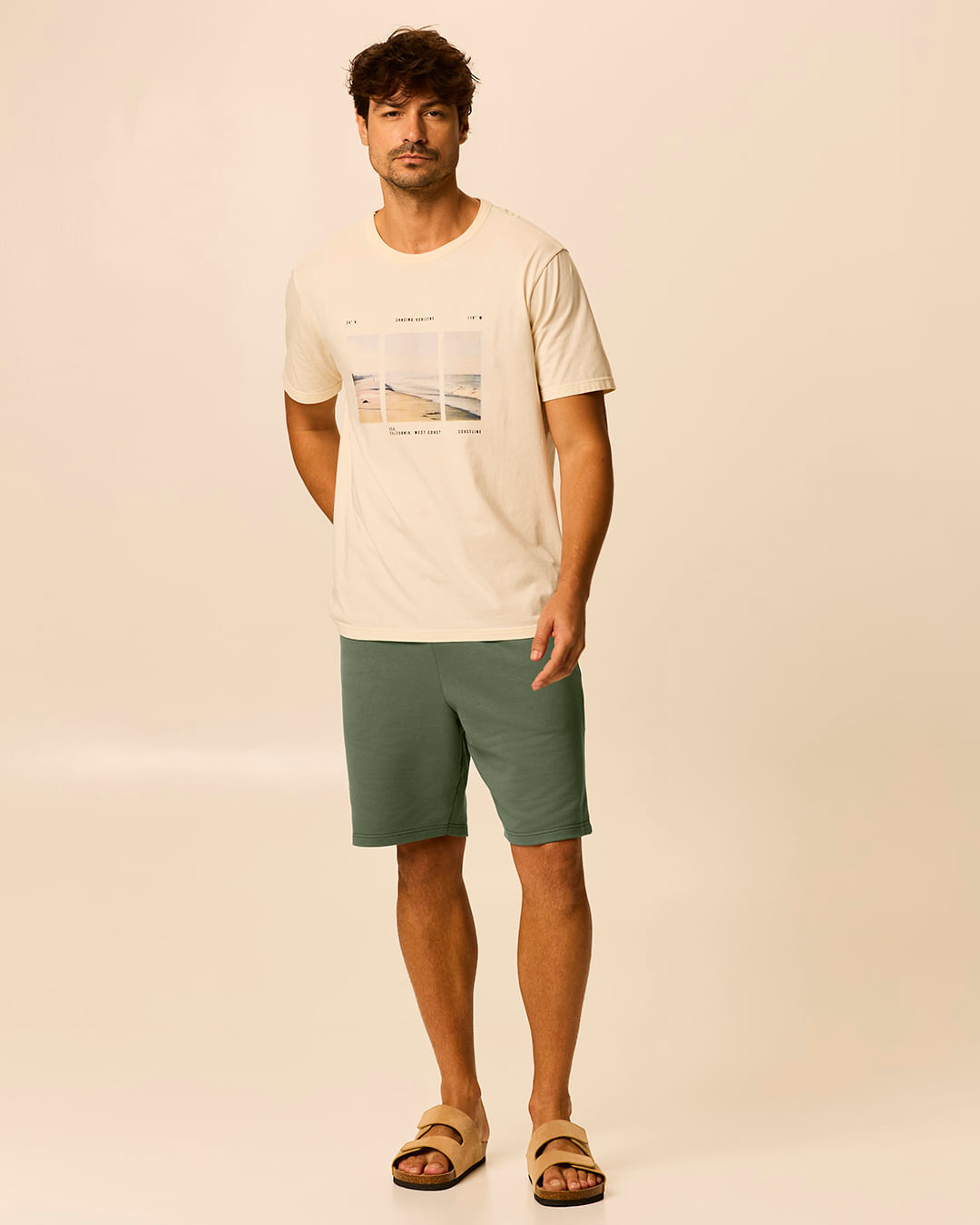 Bermuda Básica Masculina Comfort Bolso Costas Em Moletom