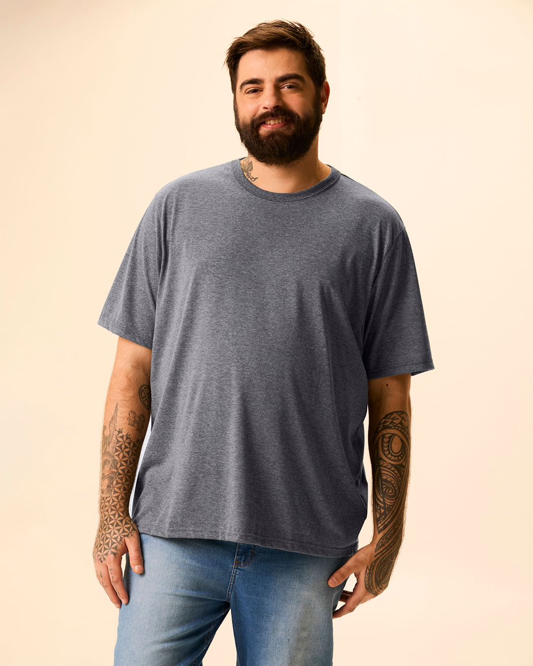 Camiseta Essencial Masculina Plus Size Etiqueta Estampada Em Algodão