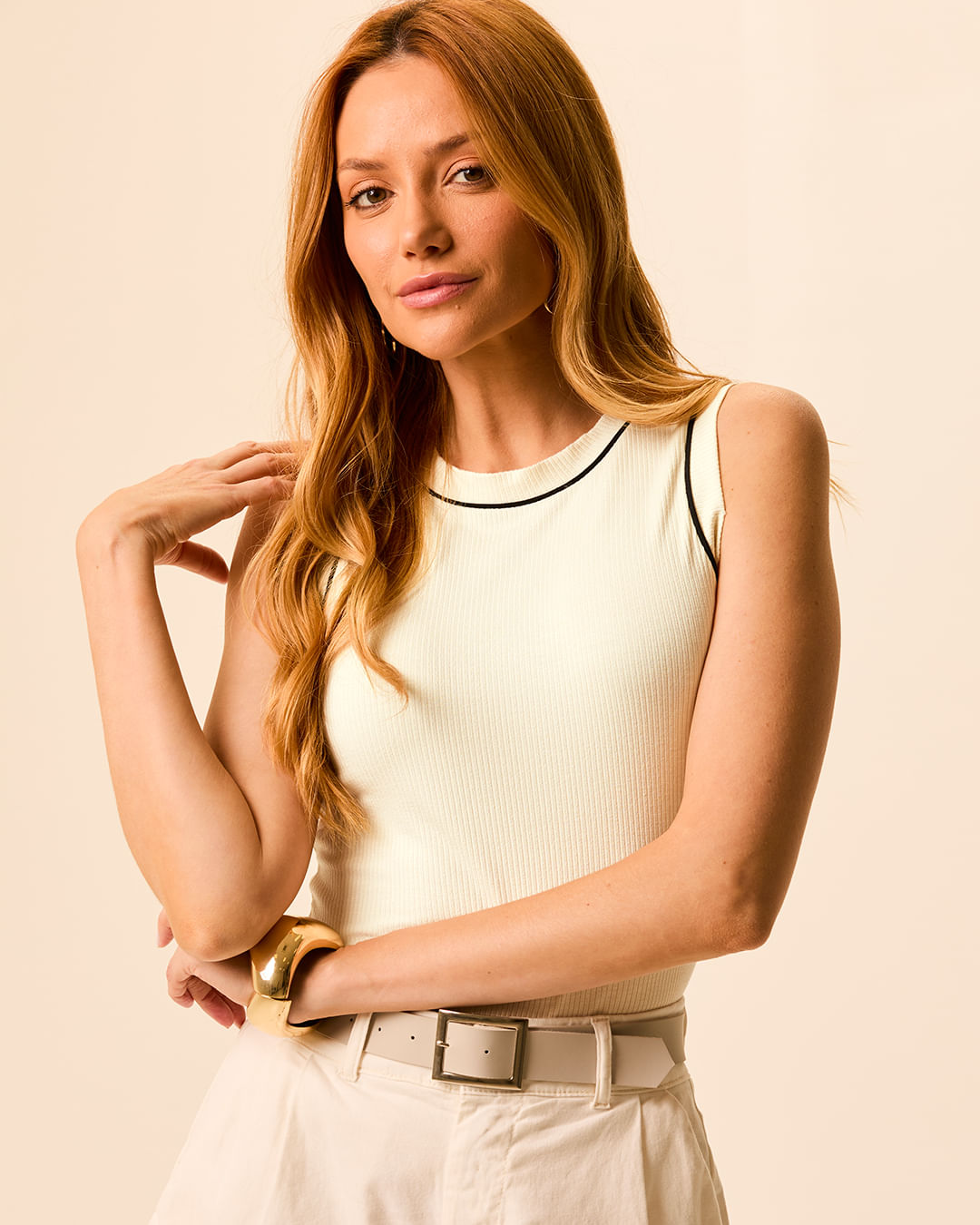 Regata Básica Feminina Detalhe Costura Frontal Em Malha Viscose Canelada - Off White - G
