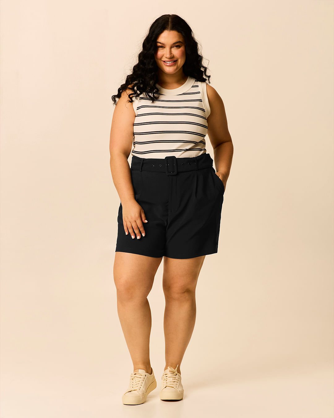 Bermuda Feminina Plus Size Com Cinto Tecido Alfaiataria Com Elastano