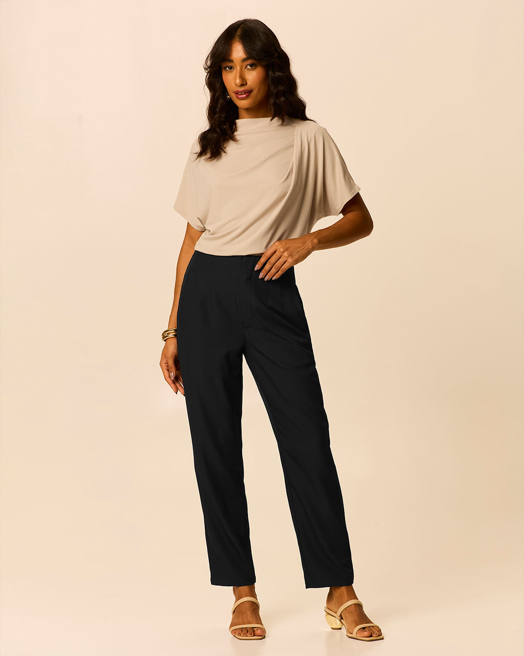 Calça Feminina Carrot Cintura Alta Bolso Funcional Em Poliéster - Preto - G