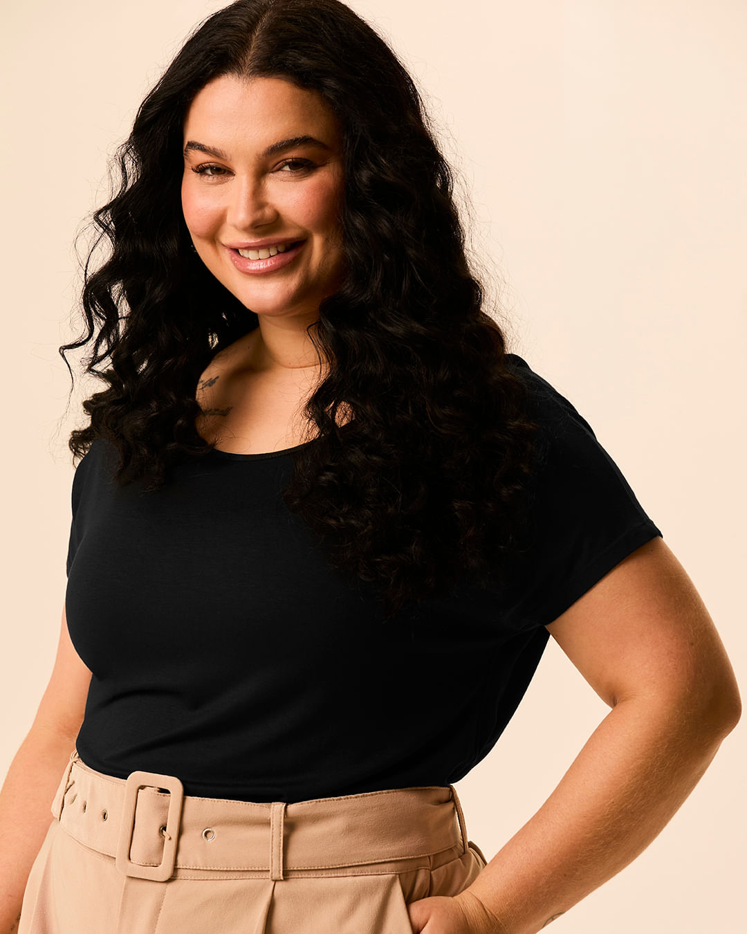 Blusa Básica Feminina Plus Size Manga Japonesa Em Viscose Stretch - Preto - G3