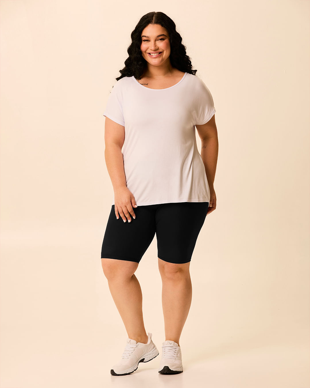 Bermuda Básica Feminina Plus Size Cintura Média Em Algodão