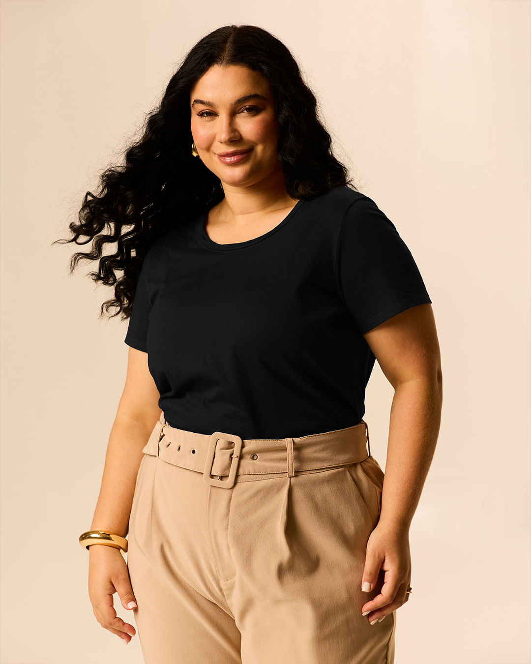 Blusa Básica Feminina Plus Size Decote Redondo Em Algodão