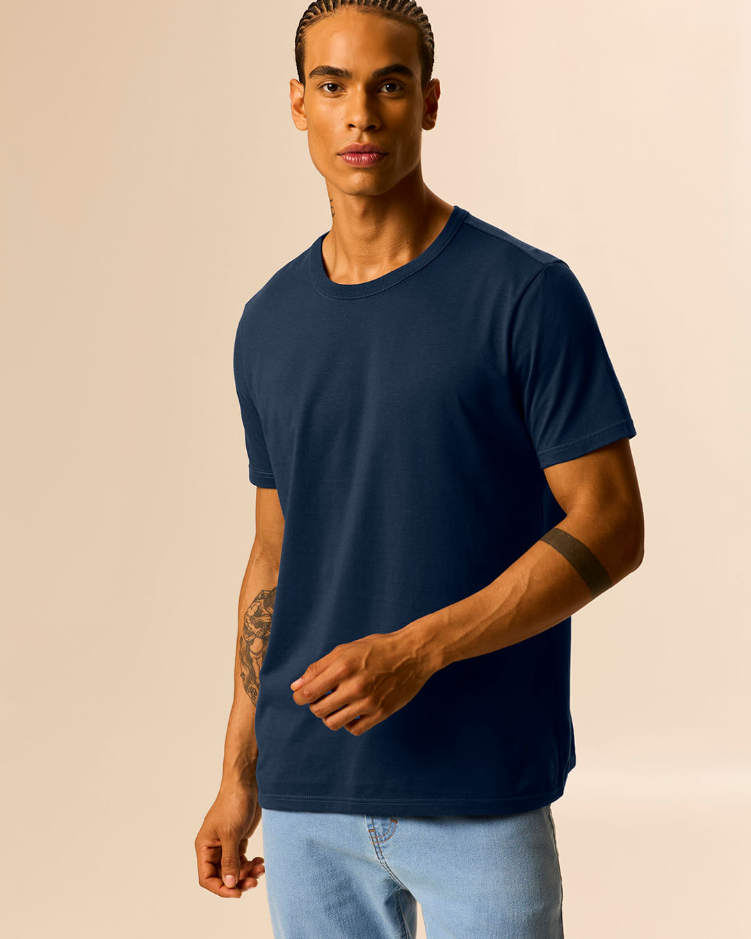 Camiseta Essencial Masculina Slim Decote Redondo Em Algodão
