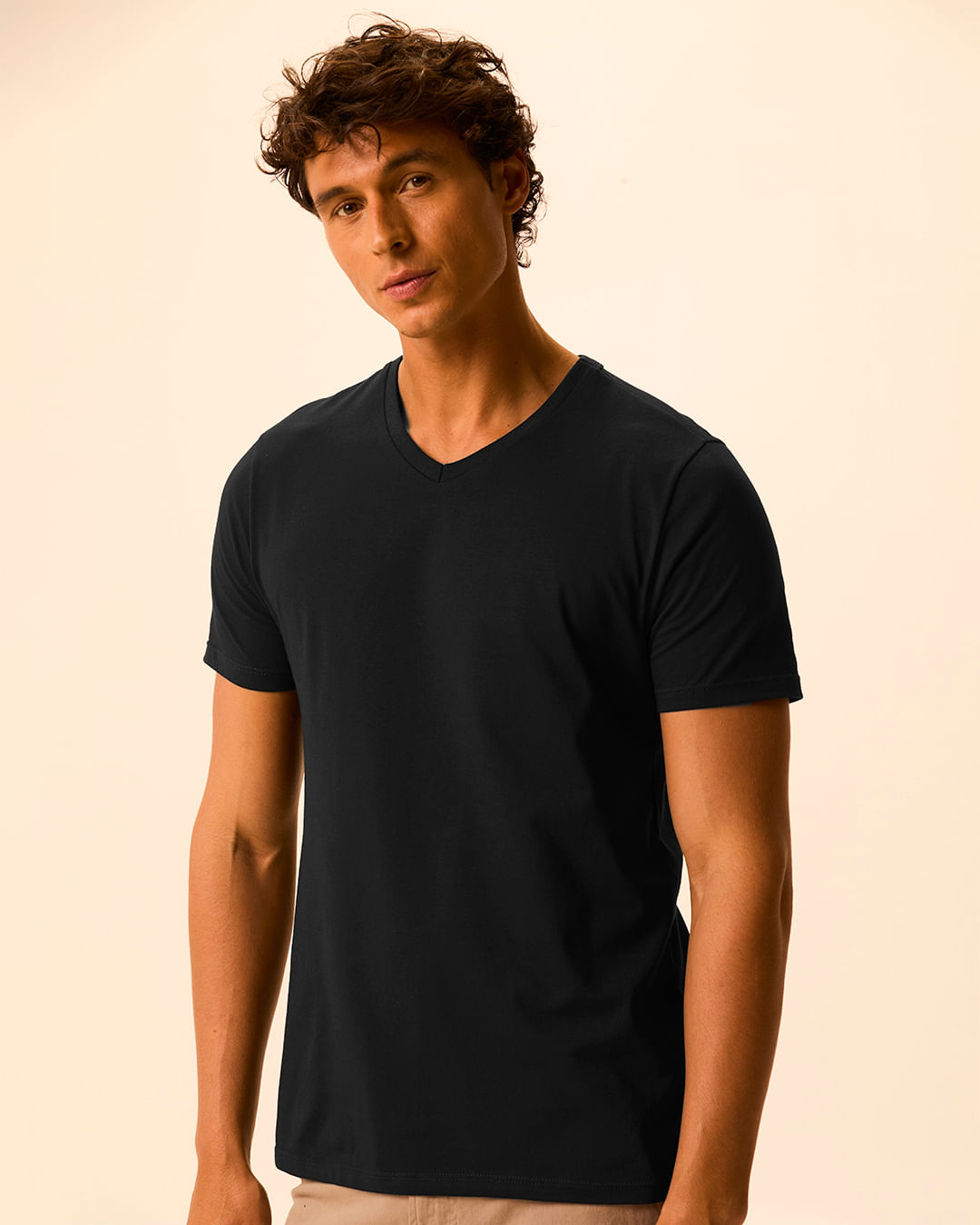 Camiseta Básica Masculina Gola V Em Algodão