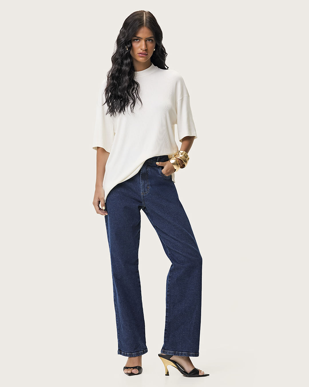 Calça Feminina Reta Cintura Alta Bolso Funcional Em Jeans Stretch - ENFIM