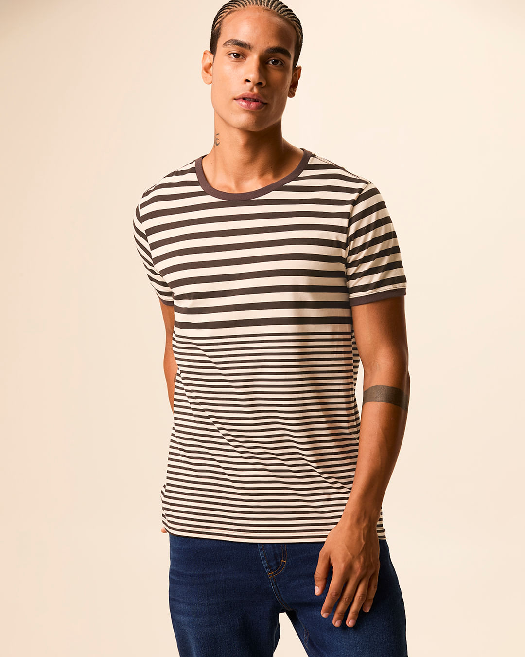 Camiseta Masculina Slim Estampa Listras Degradê Em Algodão