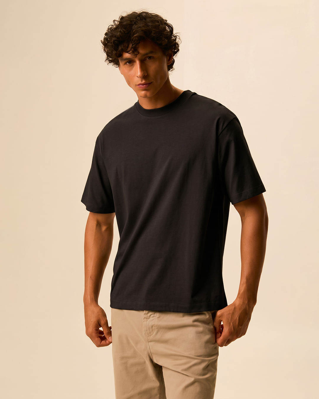 Camiseta Masculina Box Decote Redondo Manga Curta Em Malha Do Abraço