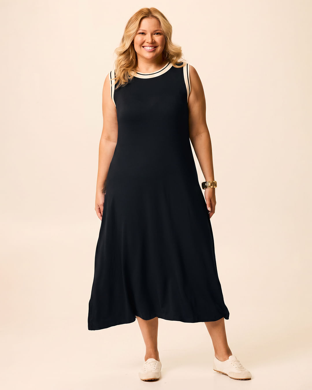 Vestido Midi Feminino Plus Size Detalhe Costura Retilínea Em Moletinho De Viscose
