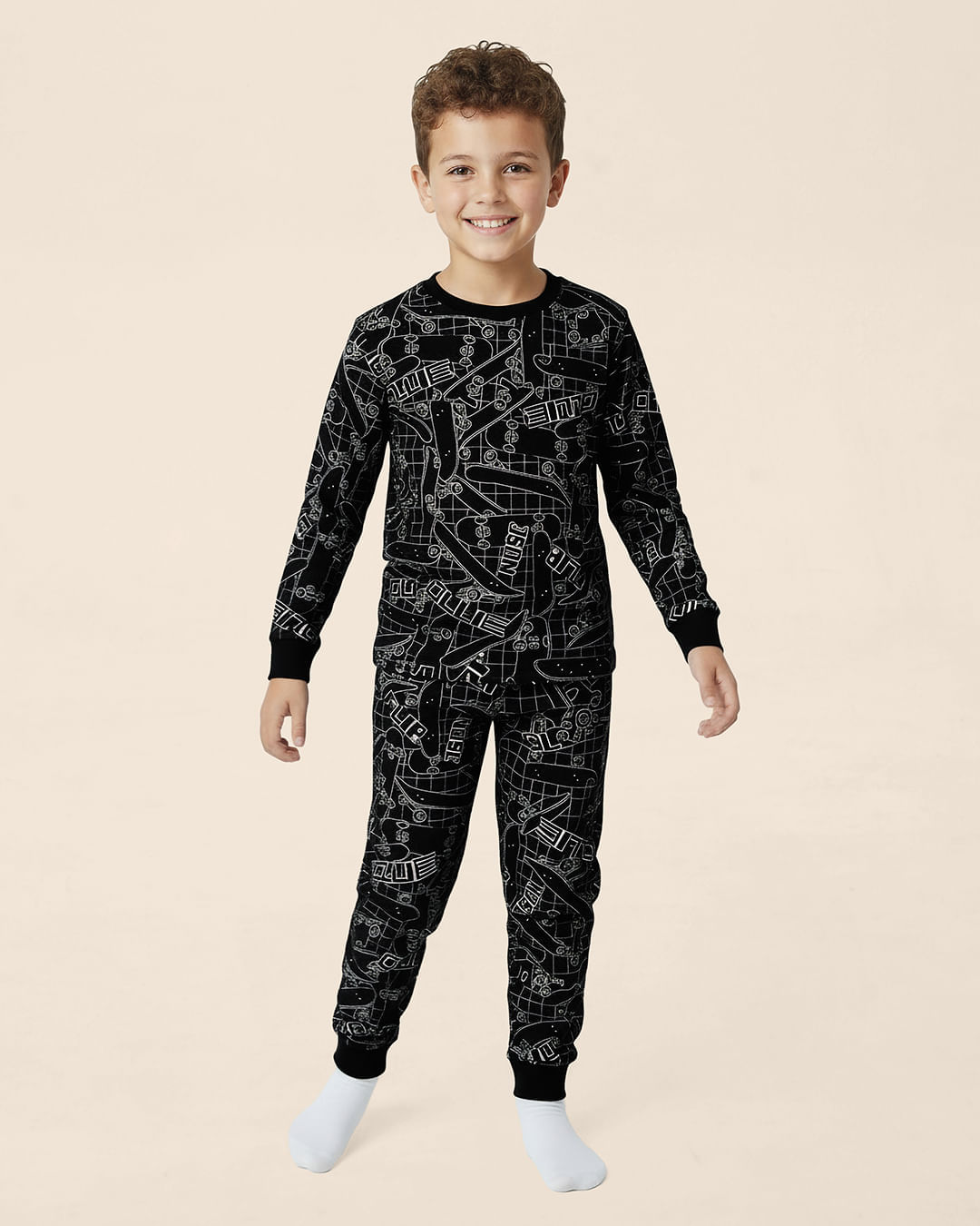 Pijama Infantil Menino Camiseta E Calça Estampa Brilha No Escuro Malwee Kids