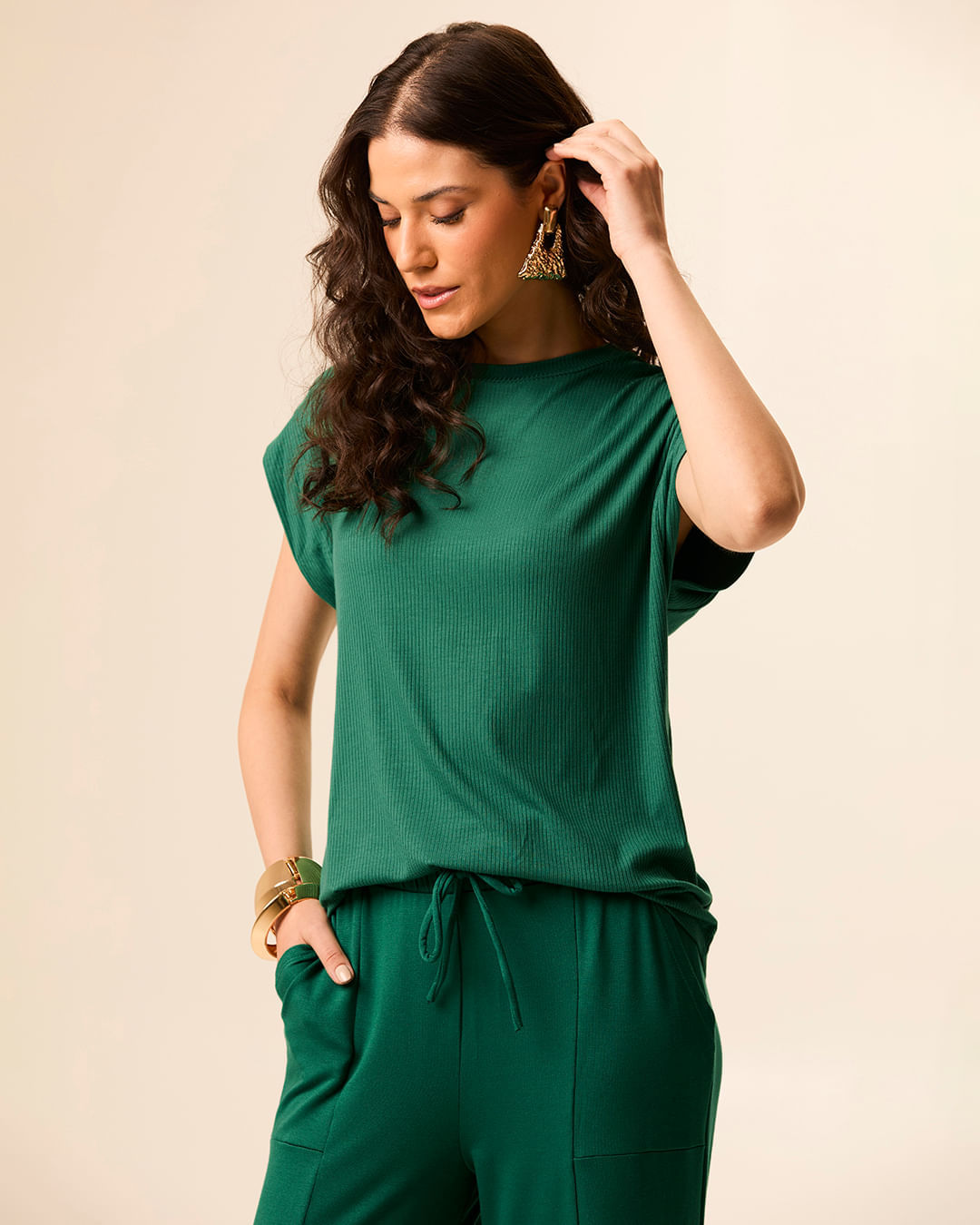 Blusa Ampla Feminina Decote Redondo Manga Curta Em Malha Viscose Canelada - Verde - P
