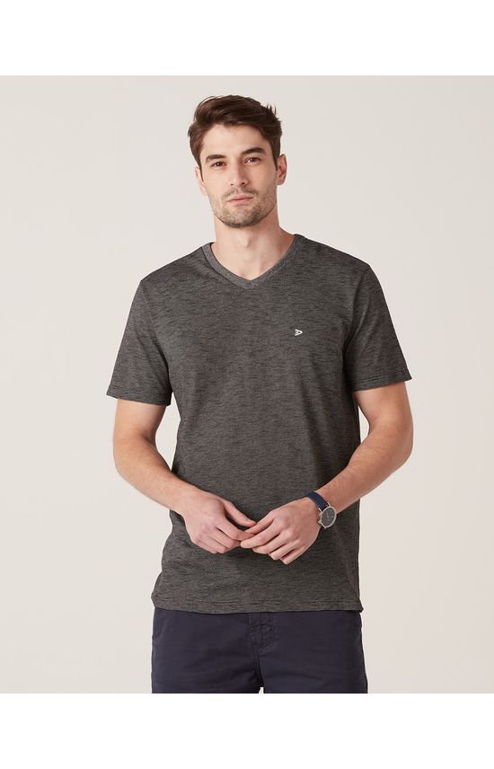 Camiseta Básica Masculina Decote V Em Malha Fio A Fio
