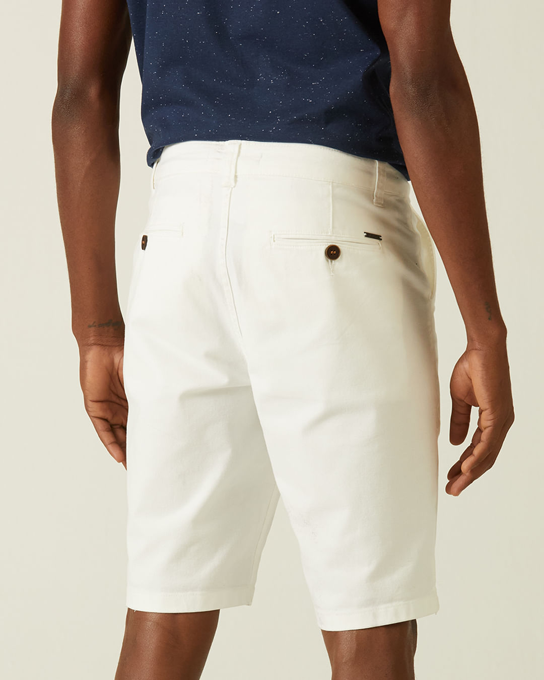 Bermuda Masculina Com Bolsos Em Sarja Com Elastano - Imagem 9