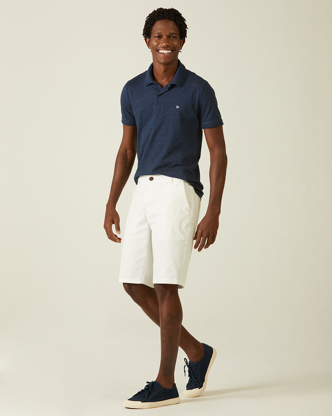 Bermuda Masculina Com Bolsos Em Sarja Com Elastano - Imagem 13