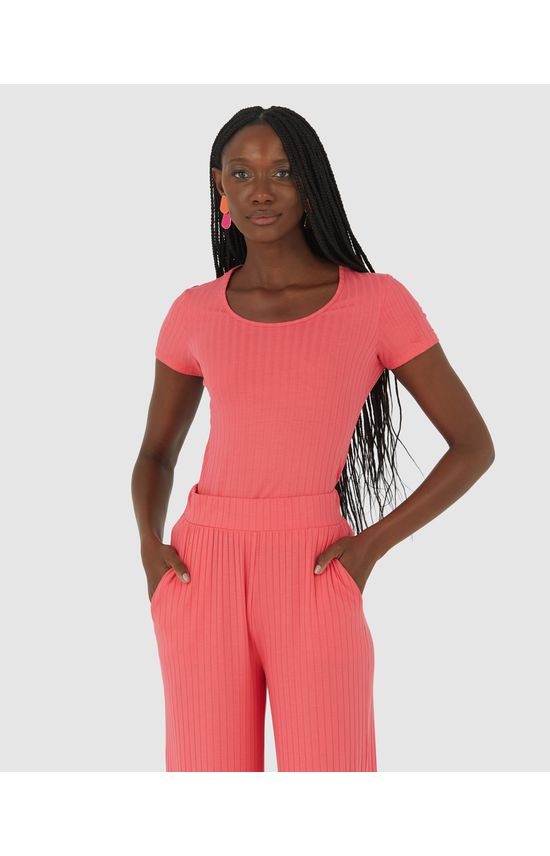 Blusa Básica Feminina Manga Curta Em Canelado De Viscose