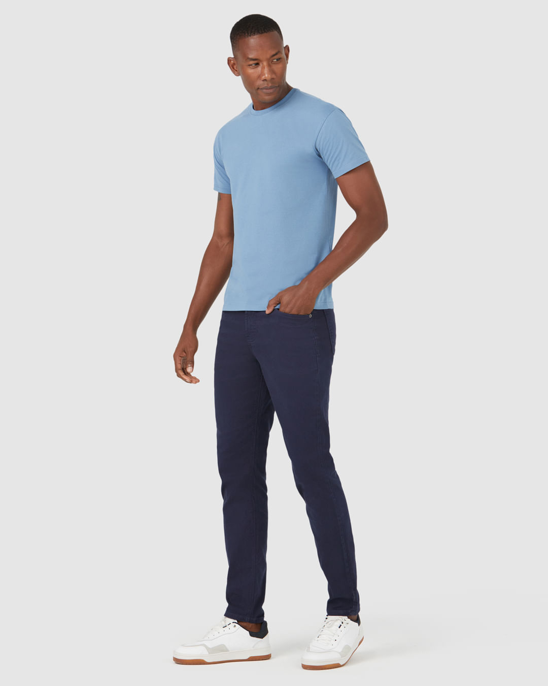 Calça Masculina Slim Cintura Média Em Sarja Com Elastano