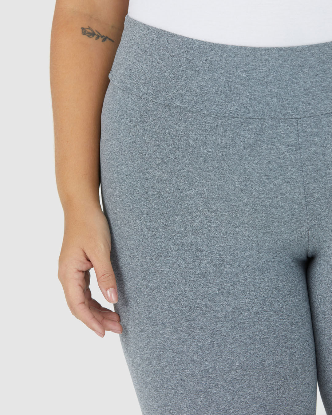 Bermuda Básica Feminina Plus Size Ciclista Em Supplex® - Imagem 23