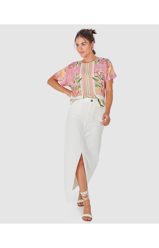 Blusa Feminina Estampa Flores Decote Canoa Em Viscose