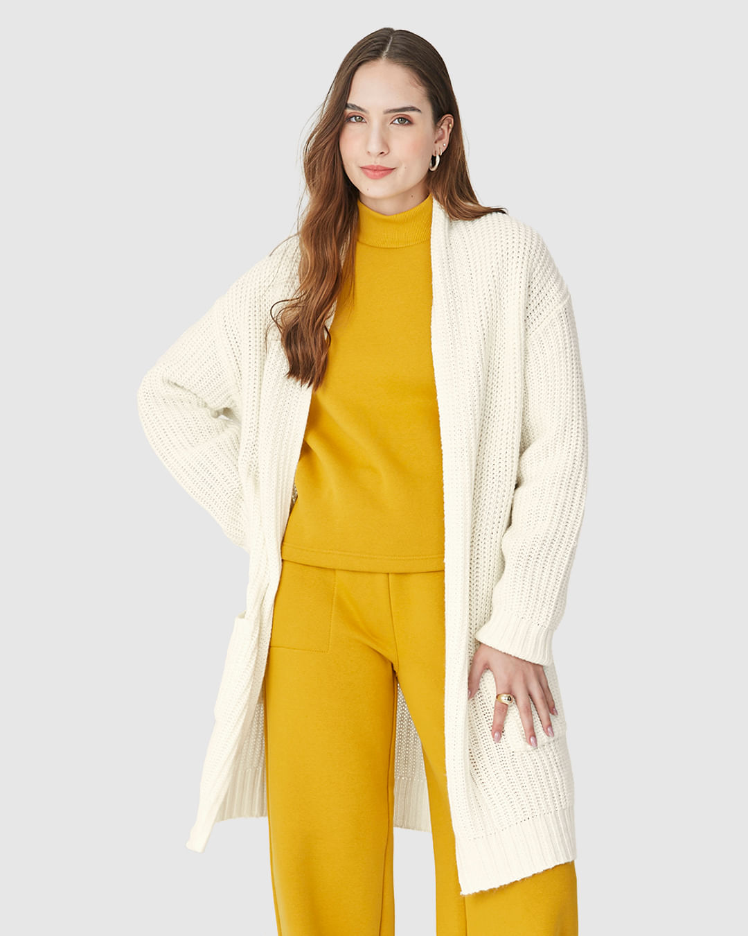 Cardigan Alongado Feminino Com Bolsos Em Tricô - Imagem 11