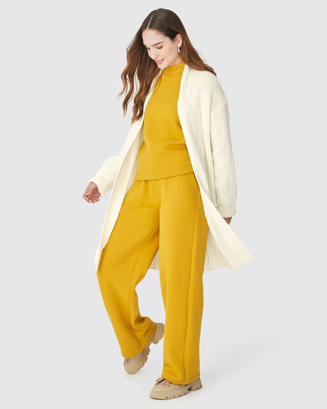 Cardigan Alongado Feminino Com Bolsos Em Tricô - Imagem 2