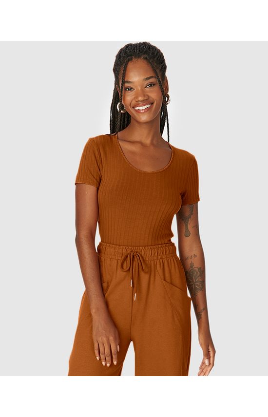 Blusa Básica Feminina Manga Curta Em Canelado De Viscose