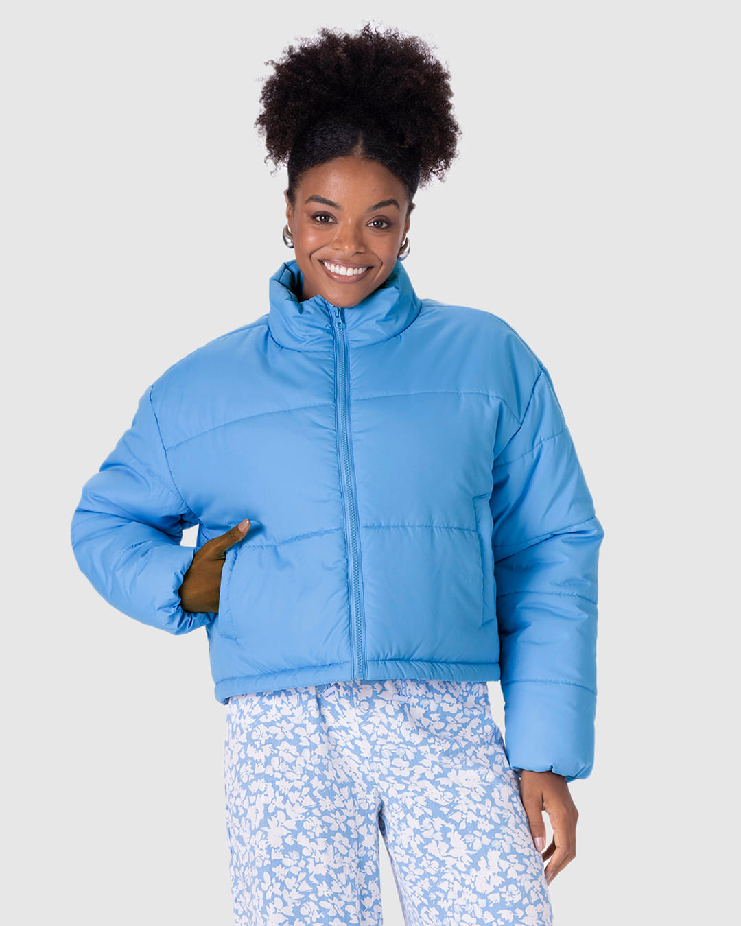 Jaqueta Puffer Feminina Cropped Gola Alta em Nylon
