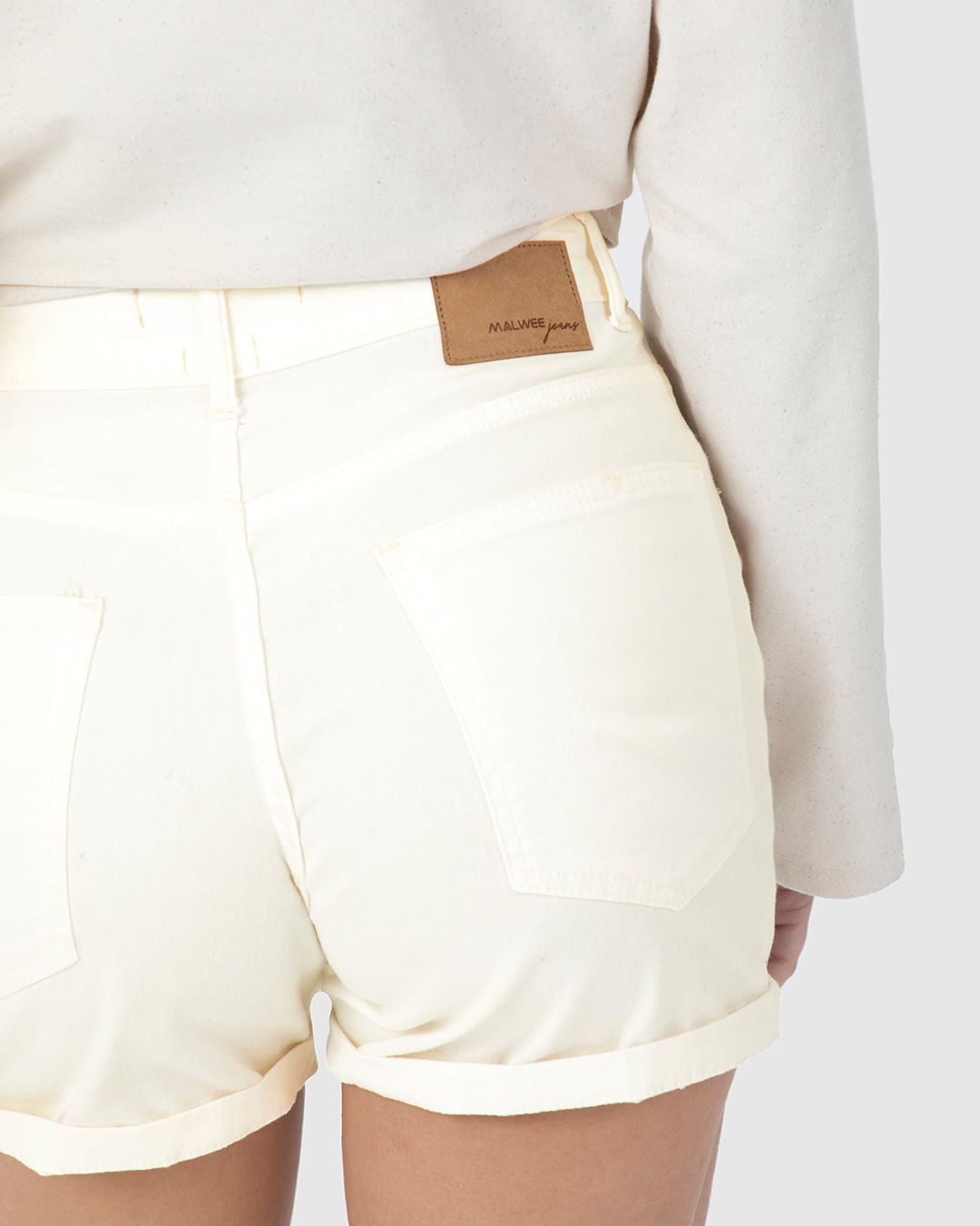 Bermuda Feminina Comfort Em Sarja Com Elastano - Imagem 3