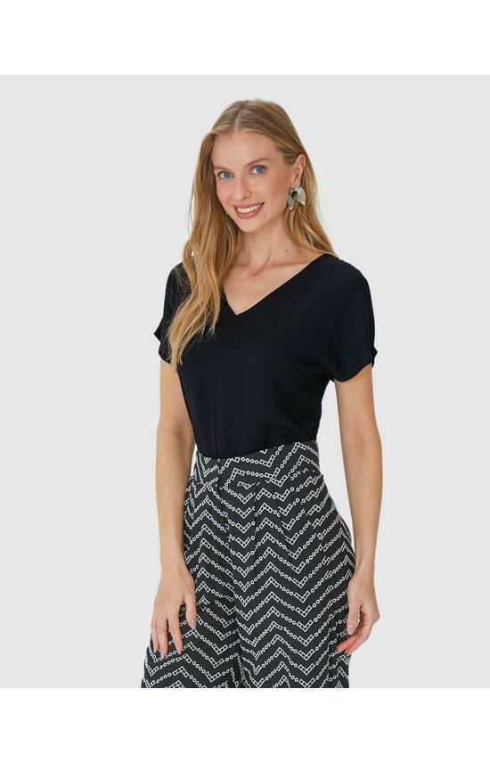 Blusa Box Feminina Com Recorte Frontal Em Viscose Sarjada