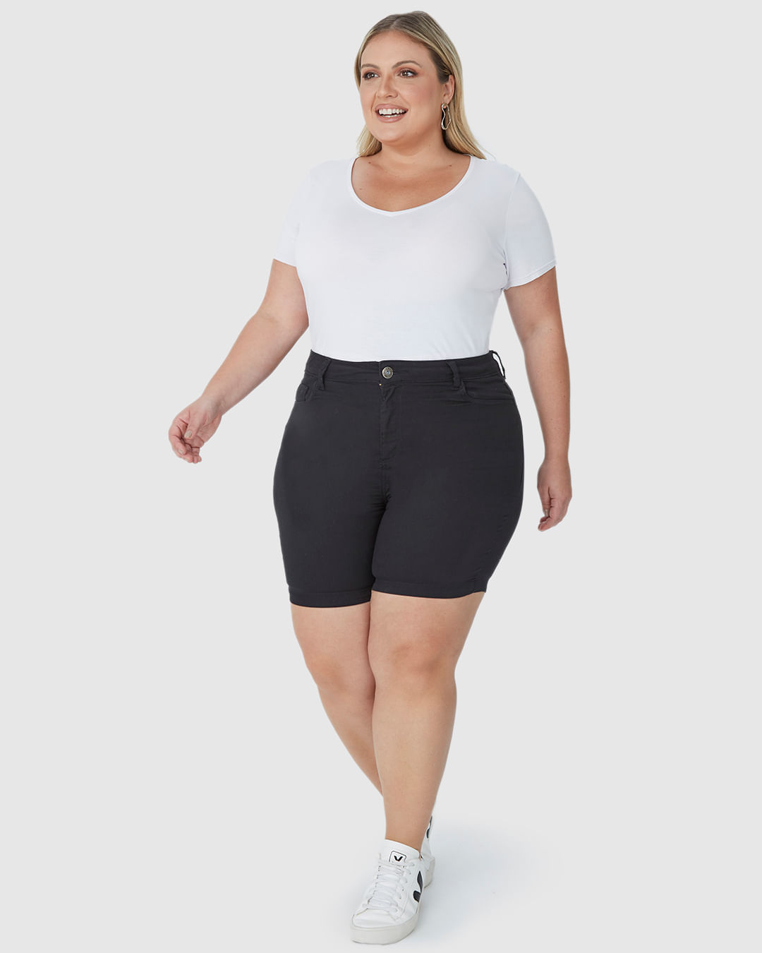 Bermuda Feminina Plus Size Comfort Cintura Média Em Sarja Com Elastano - Imagem 6